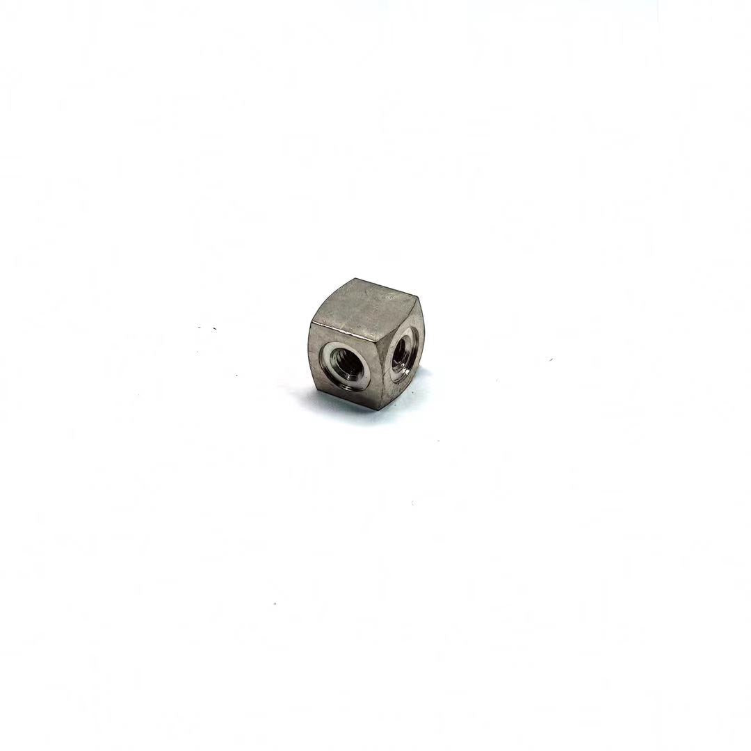 10-32 Cross Connector, Female